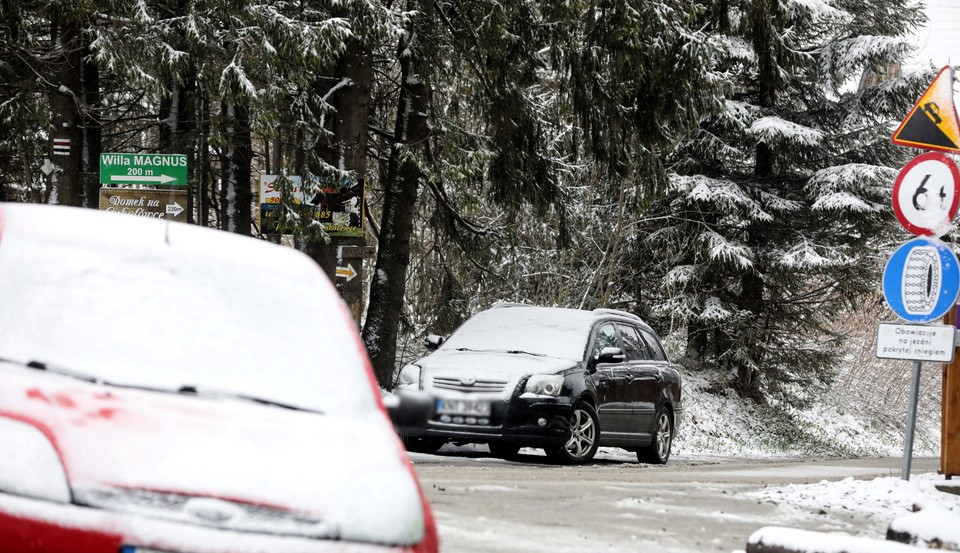 Na Podhalu spadł śnieg! Majowy atak zimy na ulicach Zakopanego i w górach