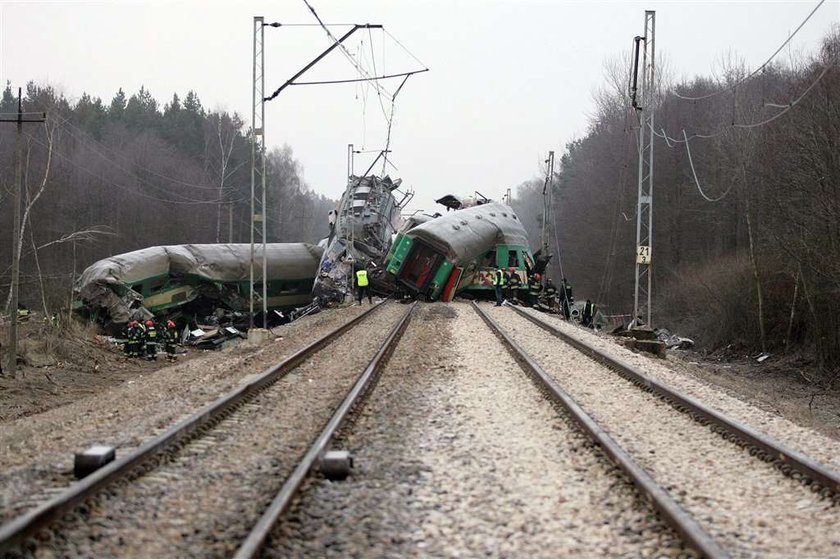 Dlaczego pociągi znalazły się na jednym torze?