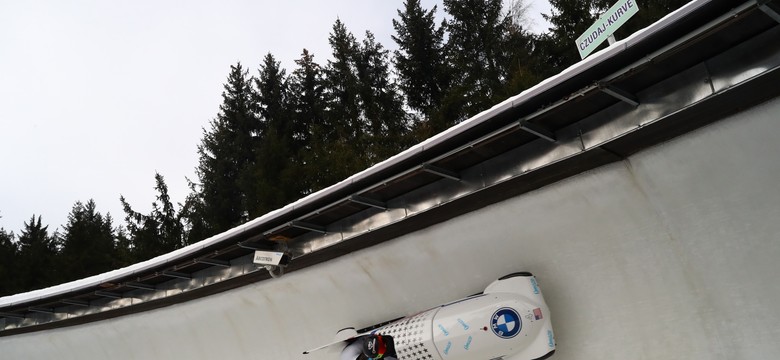 MŚ w bobslejach: Amerykanki prowadzą na półmetku, Polki ostatnie