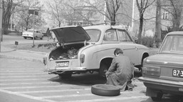 Szybki i nostalgiczny QUIZ o życiu w czasach PRL. Wyrobisz normę punktów?