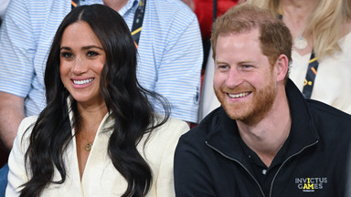 Dziennikarz ostro o nagrodzie dla Meghan i Harry'ego. "Dwa rozpieszczone bachory"