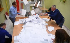 PKW podała wyniki wyborów: PiS - 43,59 proc., KO - 27,40 proc., SLD - 12,56 proc., PSL- 8,55 proc., Konfederacja - 6,81 proc.