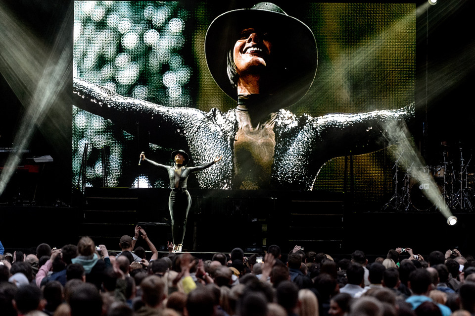 Alicia Keys w Poznaniu (fot. PAP/Jakub Kaczmarczyk)