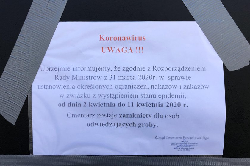 Polacy karani wysokimi mandatami, a tymczasem Kaczyński robi tournee po cmentarzach