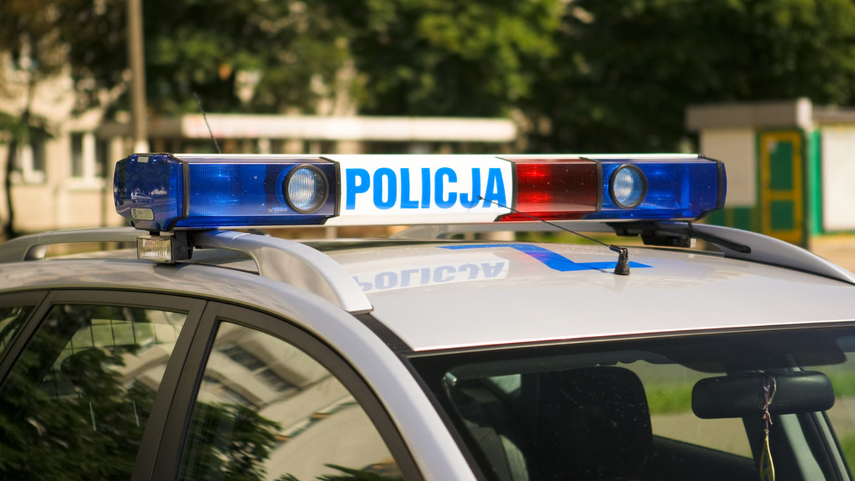 Dwie 13-latki zostały ranne w wypadku do jakiego doszło dziś ok. południa, na drodze wojewódzkiej 188 między Piłą, a miejscowością Skórka w Wielkopolsce. Zderzyły się tam cztery pojazdy, w tym autokar wycieczkowy przewożący 40 dzieci.