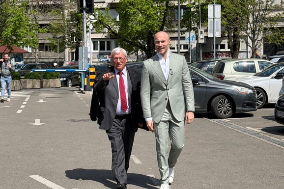 (FOTO) PRVO POJAVLJIVANJE ACE SOFRONIJEVIĆA NAKON ŠTO JE DOBIO ĆERKU: "Plakao sam, beba je otvorila oči kad je čula moj glas", sprema i veliko slavlje