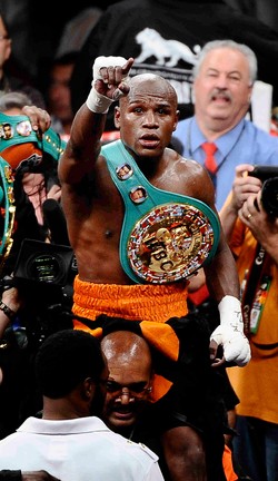 Maywether nadal niepokonany w ringu. Zobacz, jak pokonał Cotto