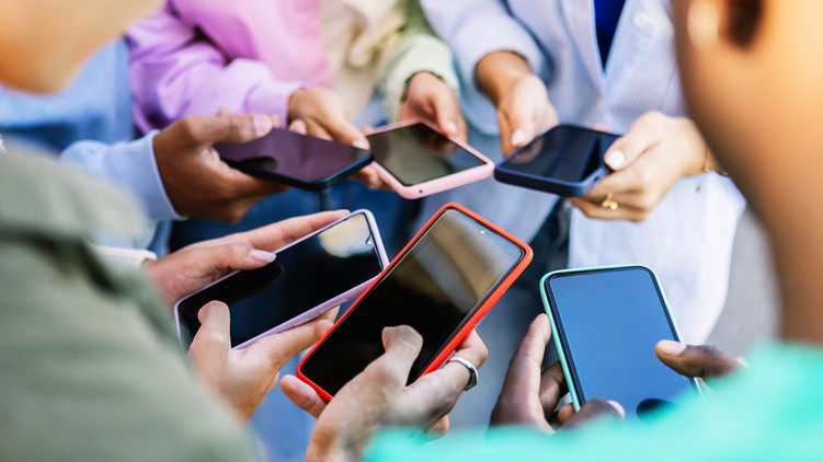 franciaország, mobiltelefon, tiltás, iskola