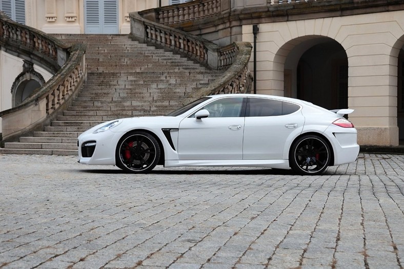 Porsche Panamera w wersji „Brak mi gustu”