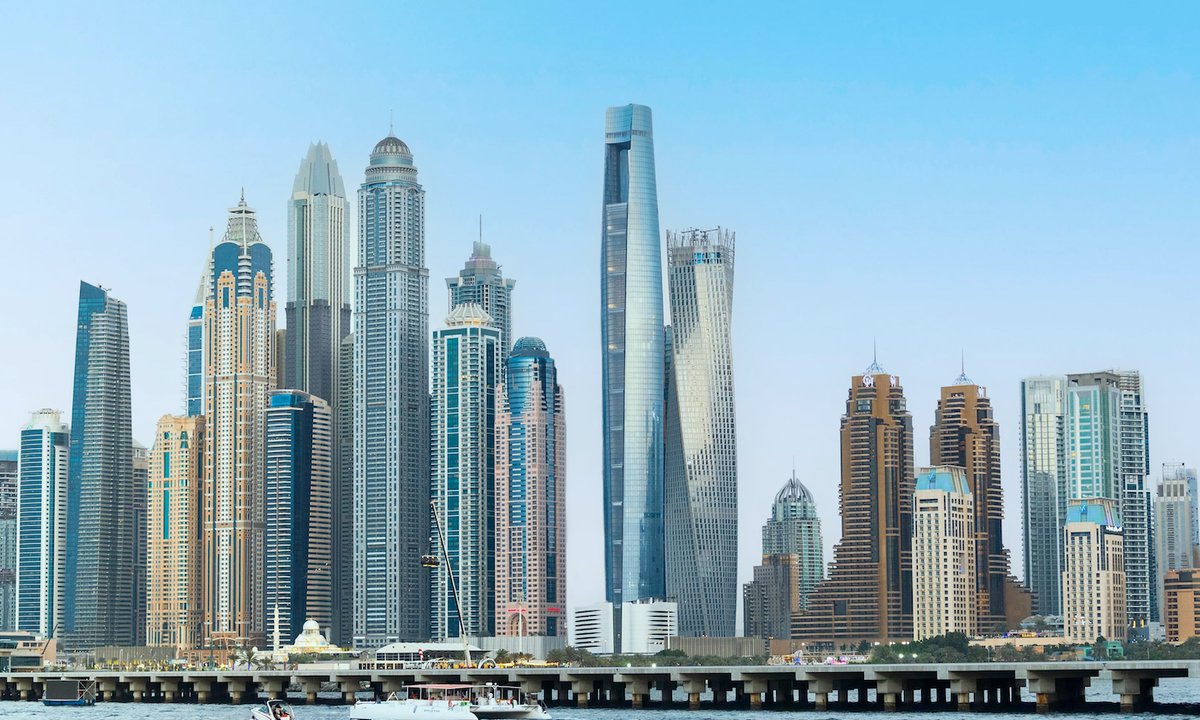 Nowy najwyższy hotel świata. Widok z "basenu nieskończoności" powala