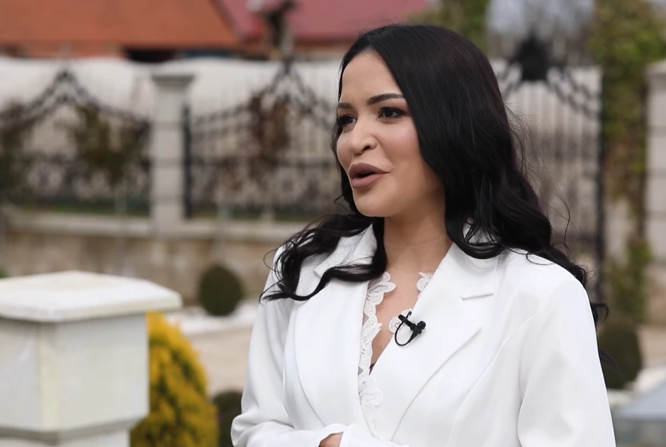 Aleksandra Mladenović, emisija "Metar moga sela"