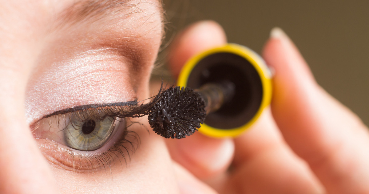 Jak optycznie powiększyć oczy? Garść trików makijażowych - Uroda