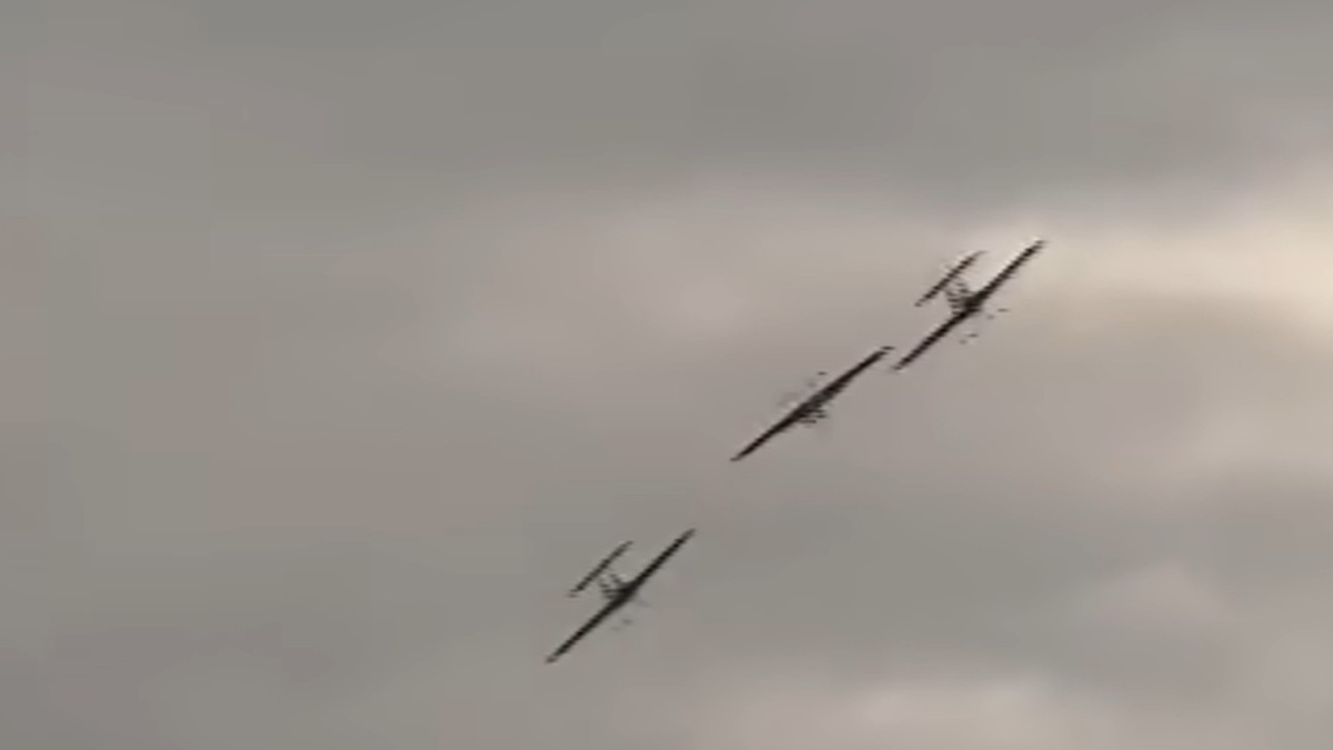 Cum s-au ciocnit două avioane cu 300 km/h, în fața a 30.000 de oameni: pilotul a apucat să strige „Doamne!”