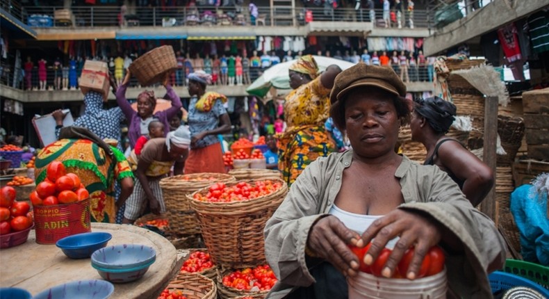 Traditional measurements in the Nigerian open-air markets. [grain]