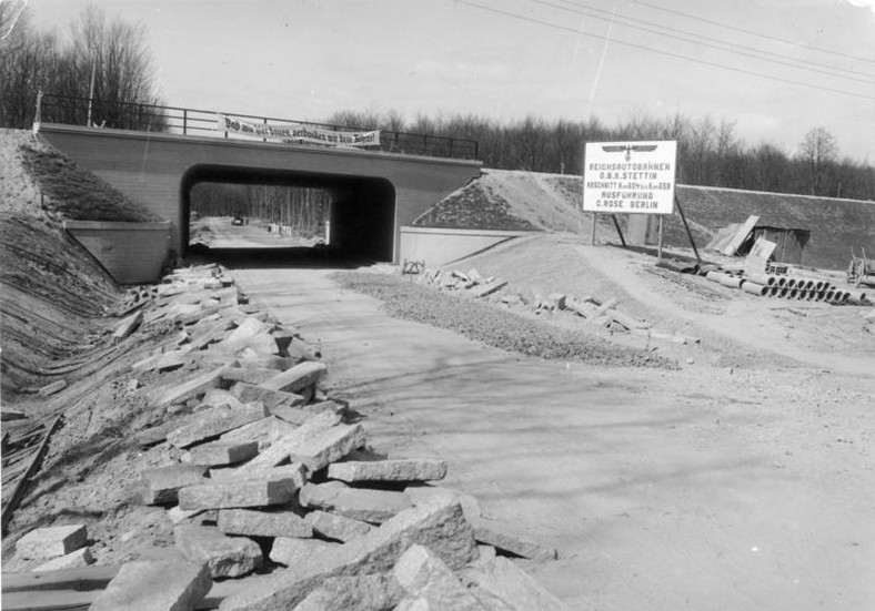 Adolf Hitler jako pionier autostrad. To tylko mit propagandowy