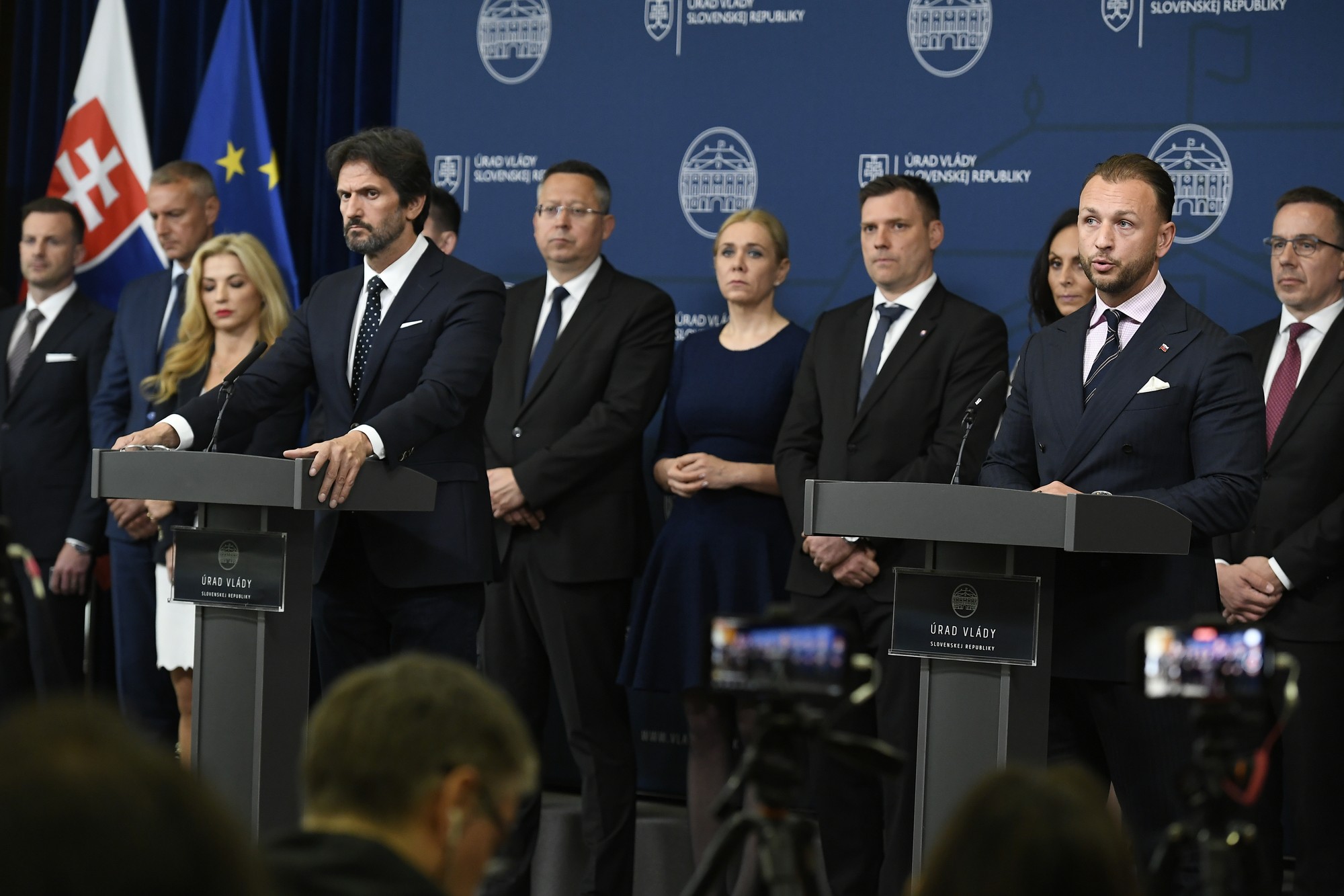 Politici po mimoriadnom zasadnutí Bezpečnostnej rady SR.