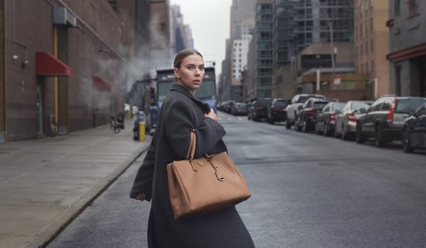 Scarlett Johansson u kampanji za Prada Galleria tašnu
