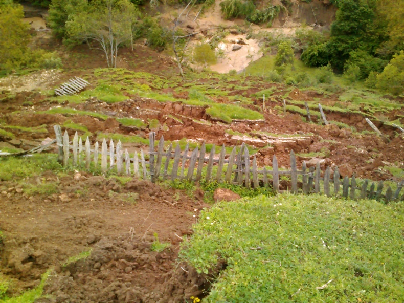 Klizište na Medvedniku pokrenulo se posle najvećih kiša u ovom veku, pre deset godina
