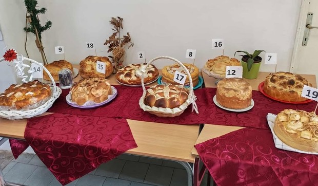 Takmičenje u pravljenju slavskog kolača kod Topole