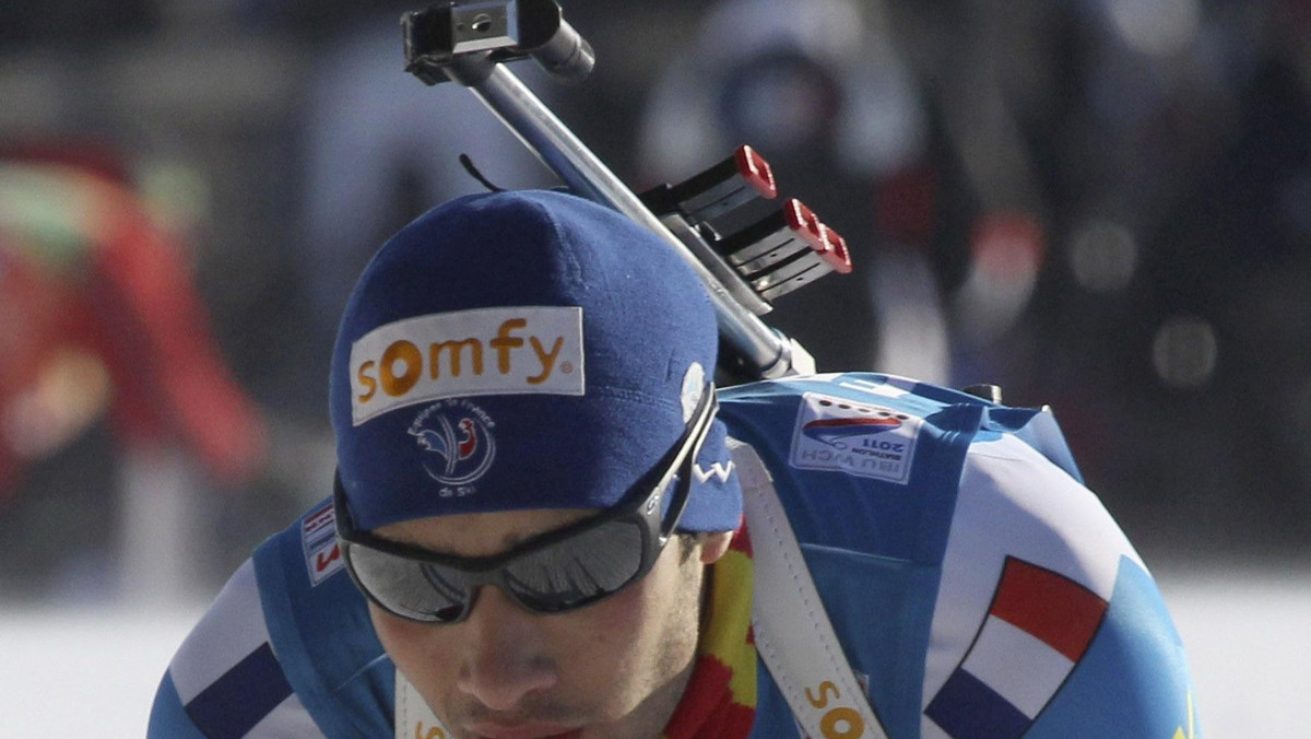 Martin Fourcade wygrał bieg pościgowy na 12,5 km podczas biathlonowych mistrzostw świata, które odbywają się w Chanty Mansijsku. Obok niego na podium stanęli Norwegowie: Emil Hegle Svendsen i Tarjei Boe.