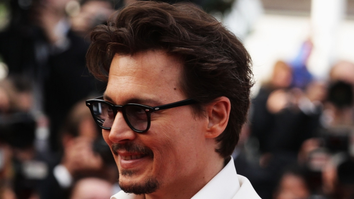 Johnny Depp Johnny Depp uchylił rąbka tajemnicy na temat filmu "The Lone Ranger" oraz postaci, w którą wcieli się w obrazie.