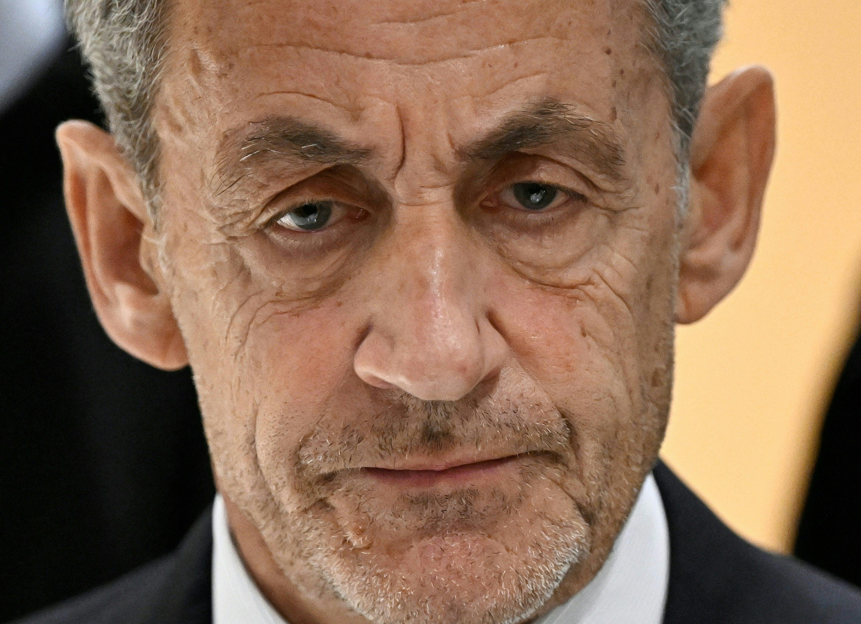 Procès Sarkozy : Macron condamne les menaces de mort contre les juges