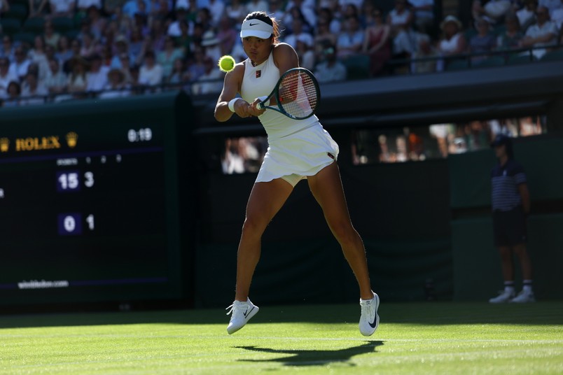 I wtedy weszły one, całe na biało. Najlepsze tenisistki grają na Wimbledonie [FOTO]
