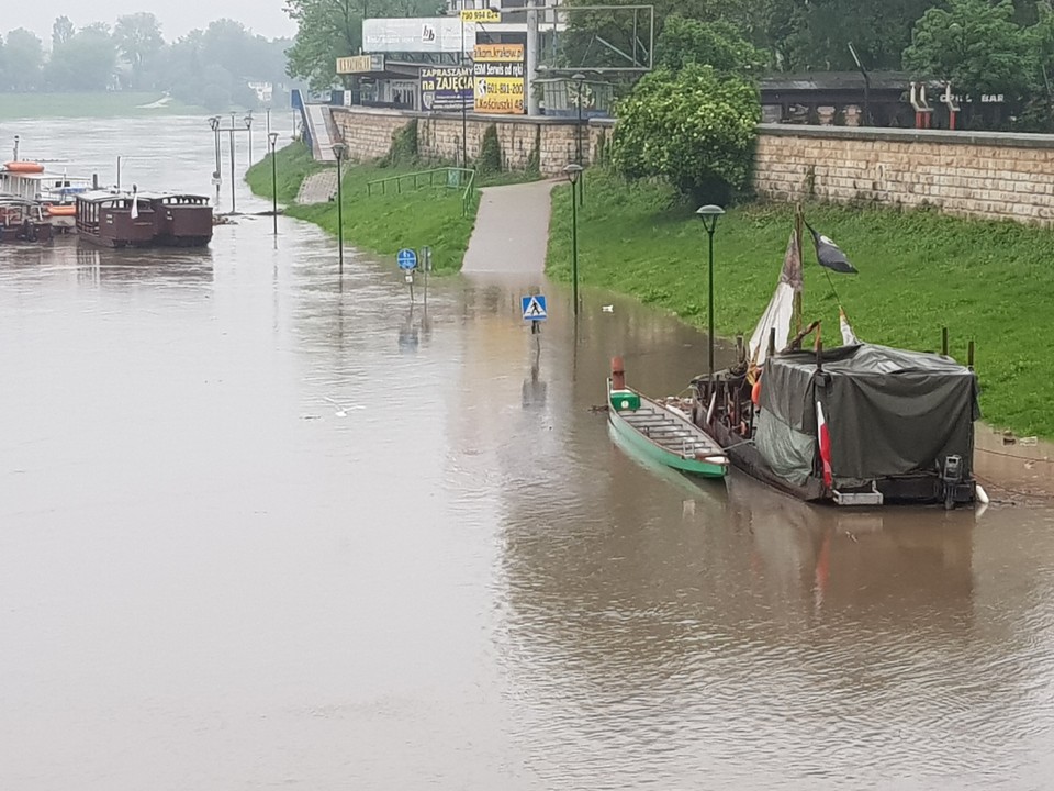 Fala kulminacyjna przejdzie dziś przez Kraków