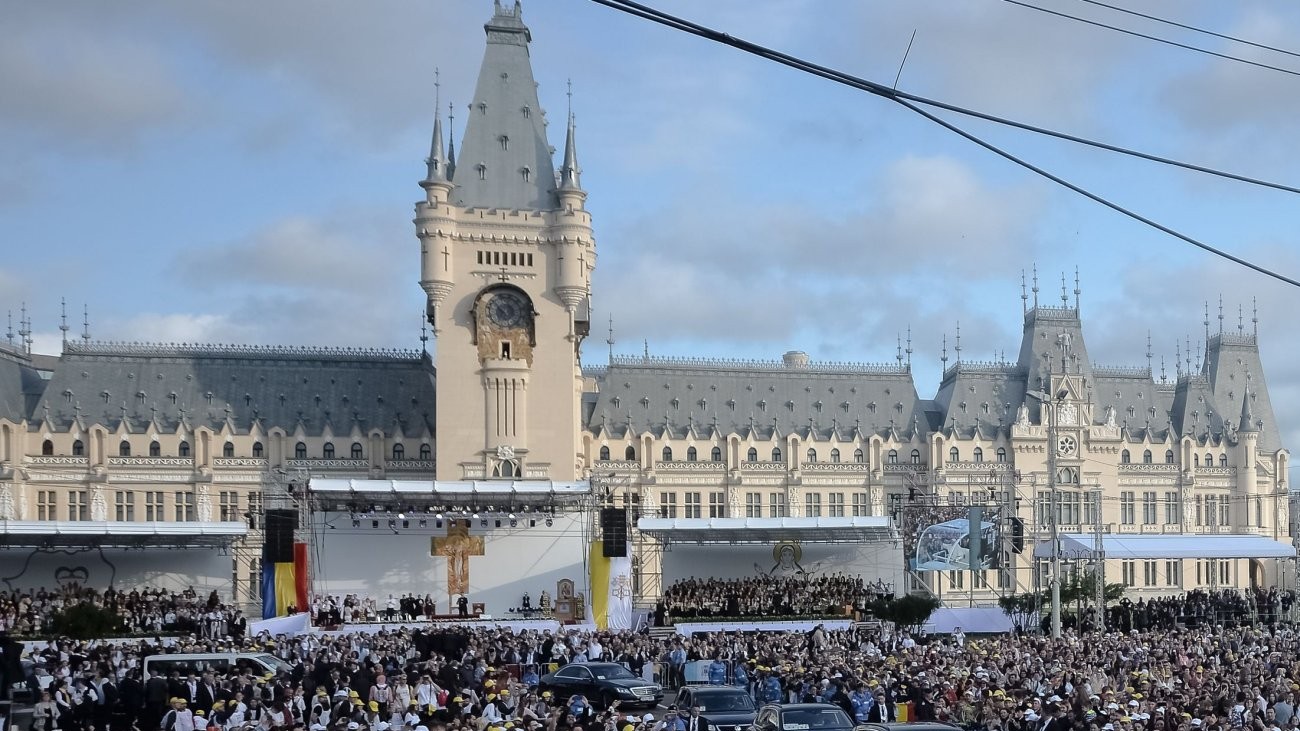 Palatul Culturii din Iași are crăpături și infiltrații de apă la subsol, la 10 ani după lucrările de reparații și consolidare: „Am văzut cum țâșnea apa”