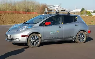 Jeździliśmy autonomicznym Nissanem Leaf