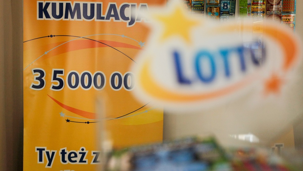 Od końca lipca żaden z graczy nie wylosował szczęśliwej szóstki w Lotto. Kolejne losowanie już dzisiaj. Czy komuś uda się wygrać 35 milionów złotych?