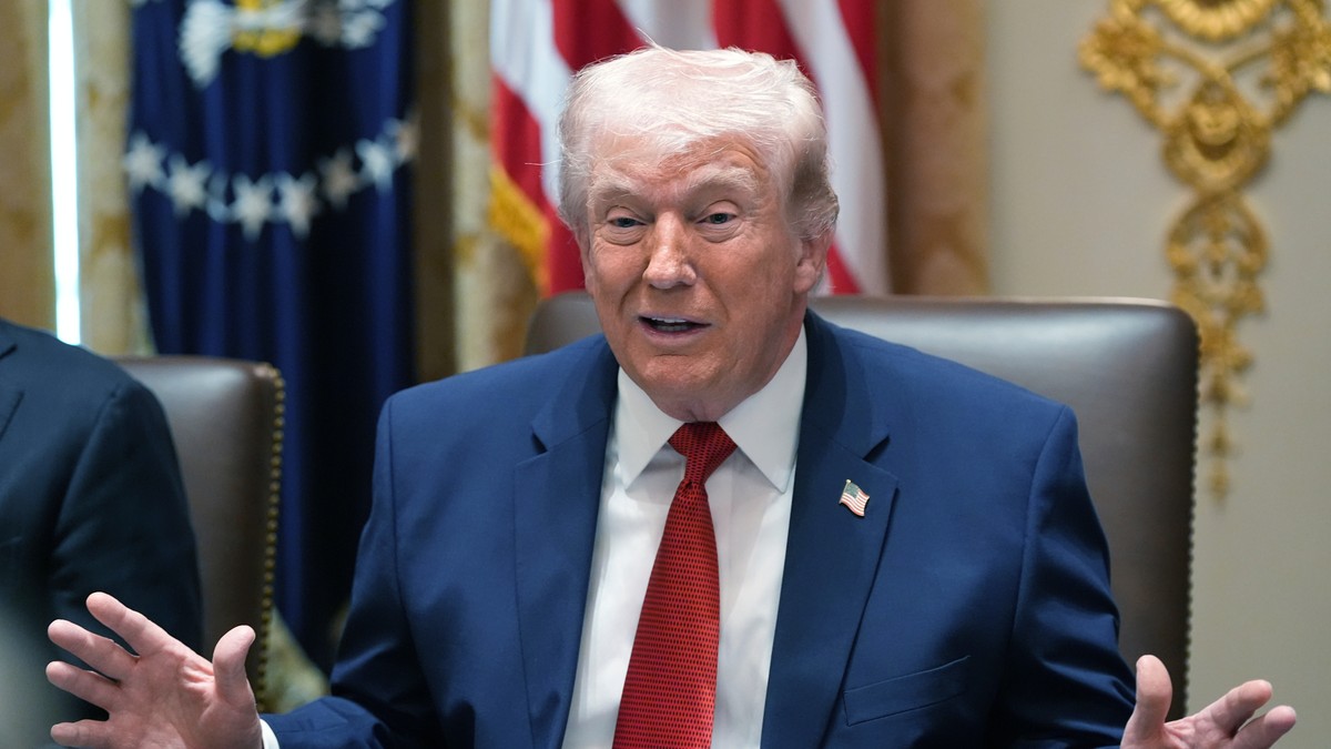 Donald Tramp na sastanku kabineta u Beloj kući