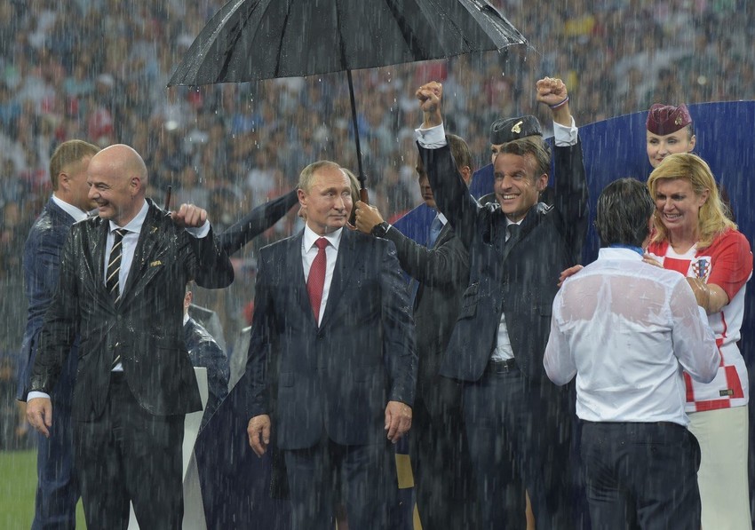 Svi oduševljeni, a podrška opala - Vladimir Putin i Đani Infantino