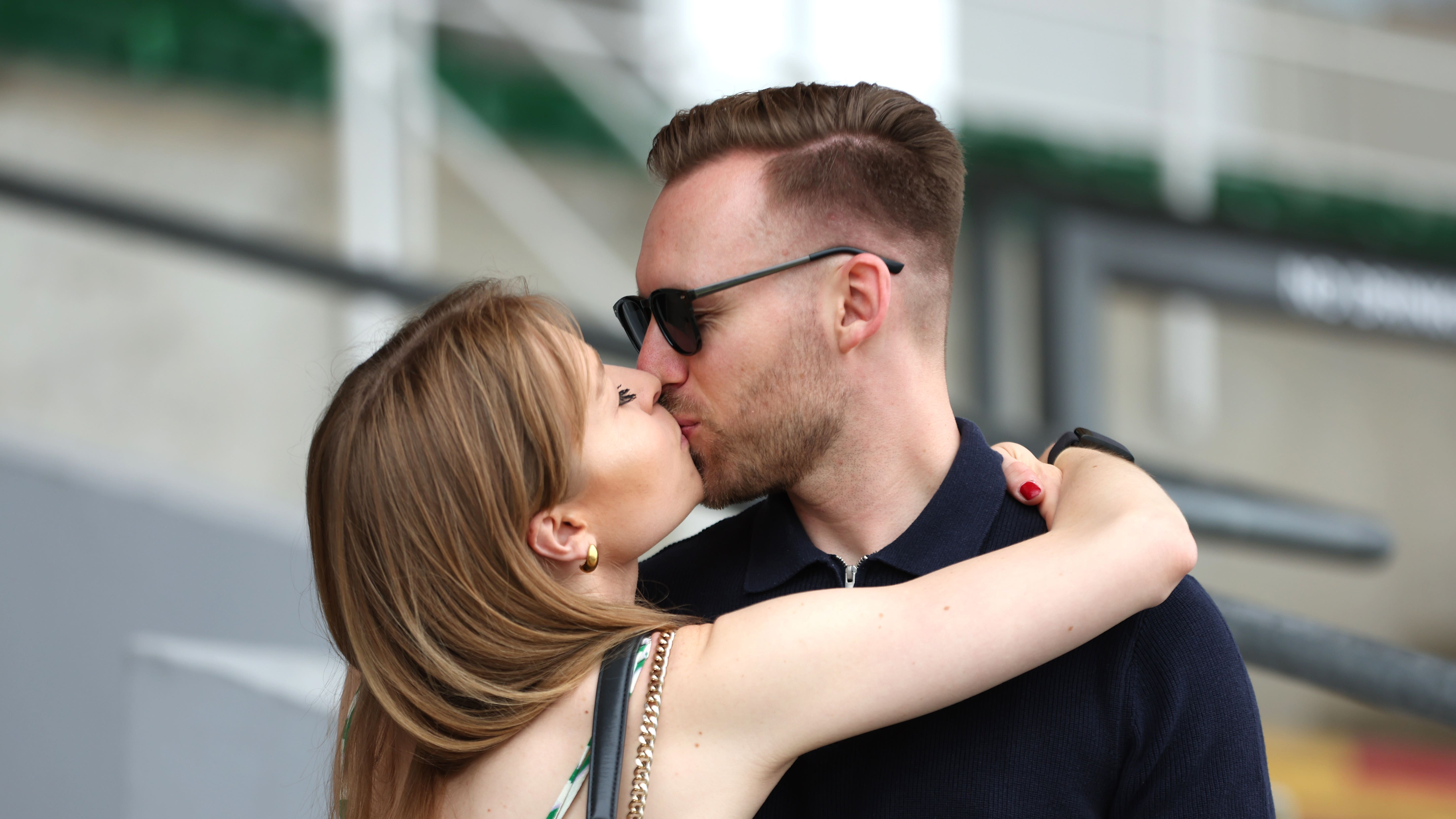 Study reveals: Good kissing depends more on your thoughts than your lips