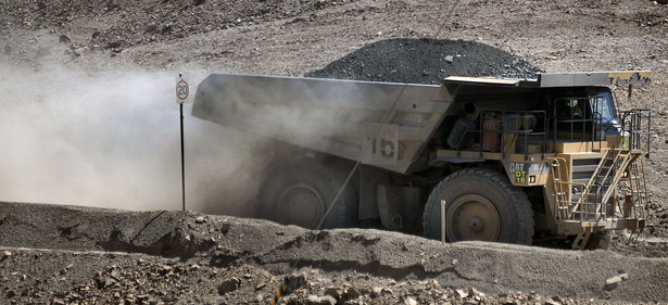 Wielka ciężarówka koncernu Xstrata Plc's Mt. w Mount Isa, Queensland, Australia