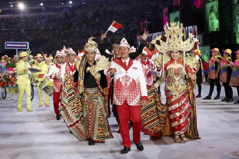 Rio 2016: Barwne stroje olimpijczyków na ceremonii otwarcia