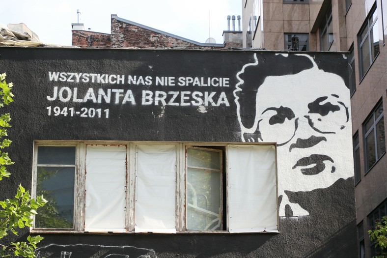 Mural z wizerunkiem Jolanty Brzeskiej na Sklocie Przychodnia przy ul. Skorupki