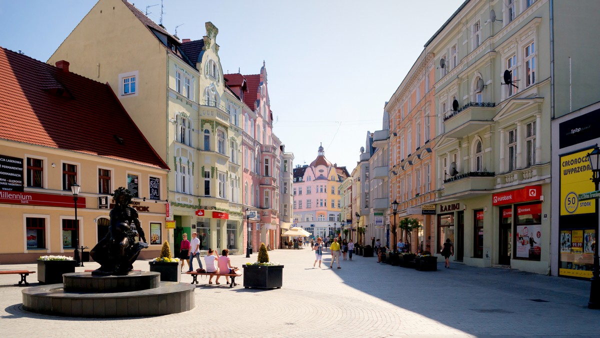 Jeszcze w tym tygodniu staną staną w Zielonej Górze tzw. sprytne ławki z podłączeniem do Wi-Fi i bazą do ładowania telefonów. Zadanie jest realizowane w ramach budżetu obywatelskiego. Swój głos na tę propozycję oddało ponad 2 tys. osób.