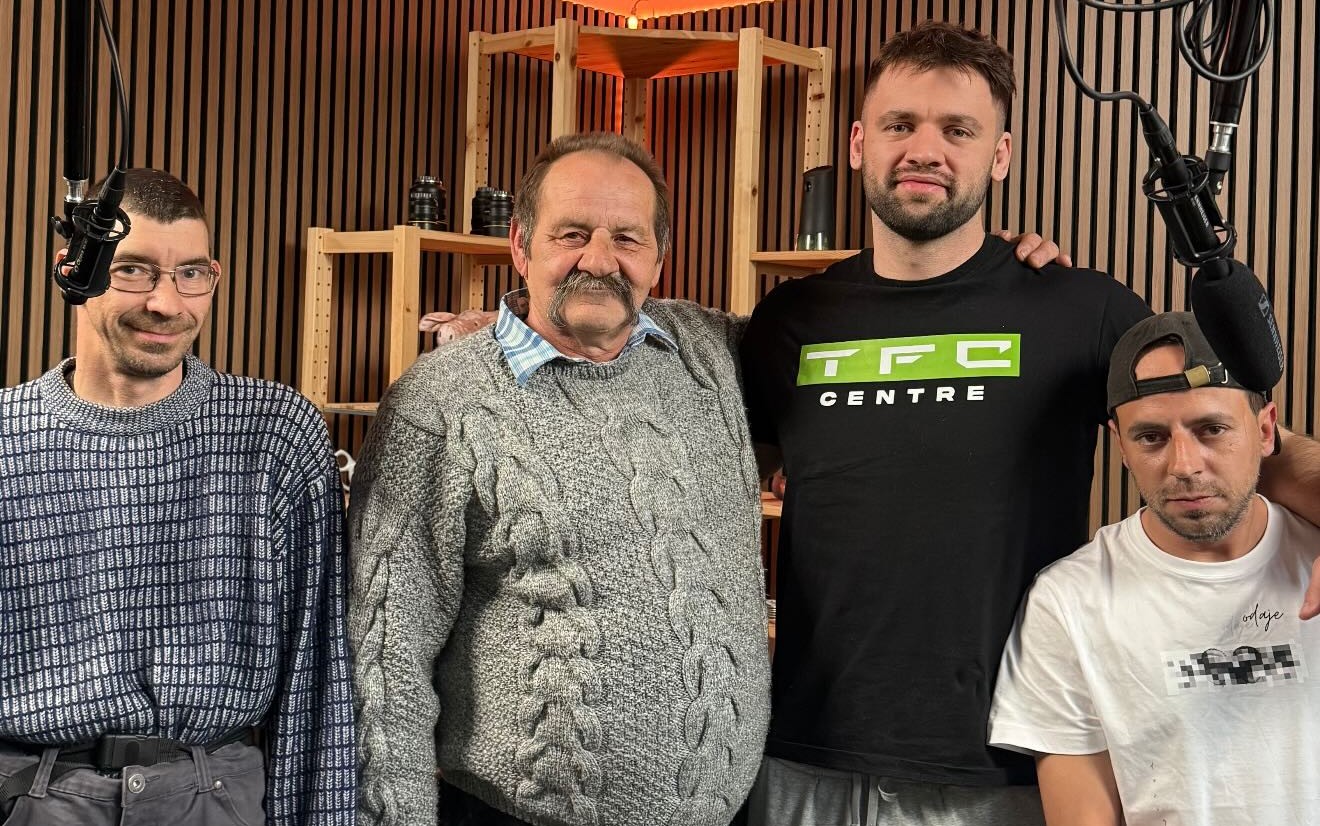 Tonko z Mama, ožeň ma, Štefan Paprčka z Farmár hľadá ženu, Filip Sulík a Andrej Onderišin alias Projekt DJ Andrej z Mama, ožeň ma.