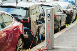 Skąd wziąć prąd dla samochodów elektrycznych? Dla UE to duży problem, dla Polski ogromny