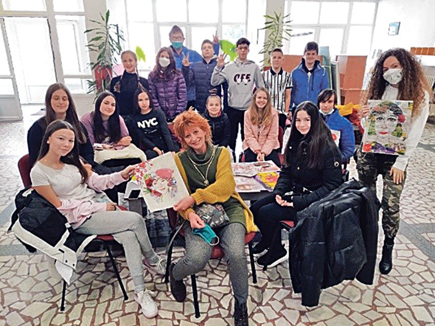 Marta Kiš Buterer sa svojim đacima učestvovala i na onlajn likovnoj koloniji