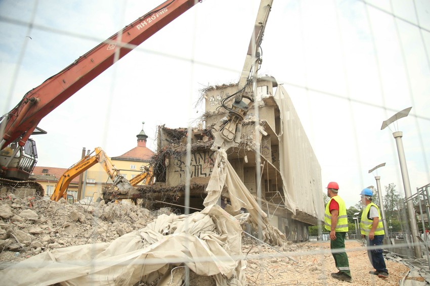 Rušenje hotela "Palas" u Banjaluci