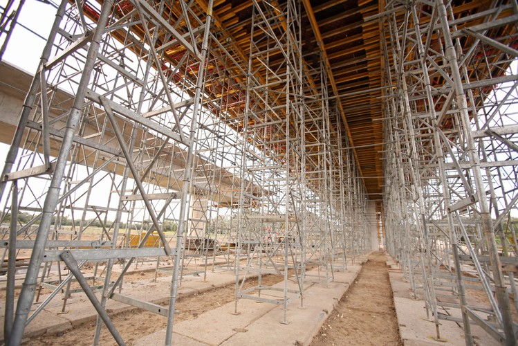 Przebudowana będzie także, na odcinku 1,55 km, droga krajowa nr 79 . <br><br>fot. (zuz) PAP/Stanisław Rozpędzik