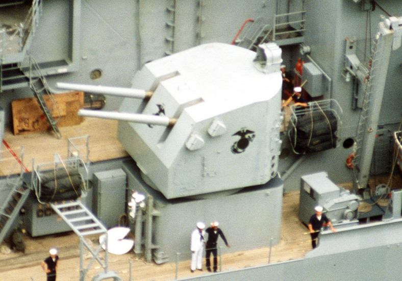 Działa L/38 Mk 12 kal 127 mm na pokładzie USS New Jersey