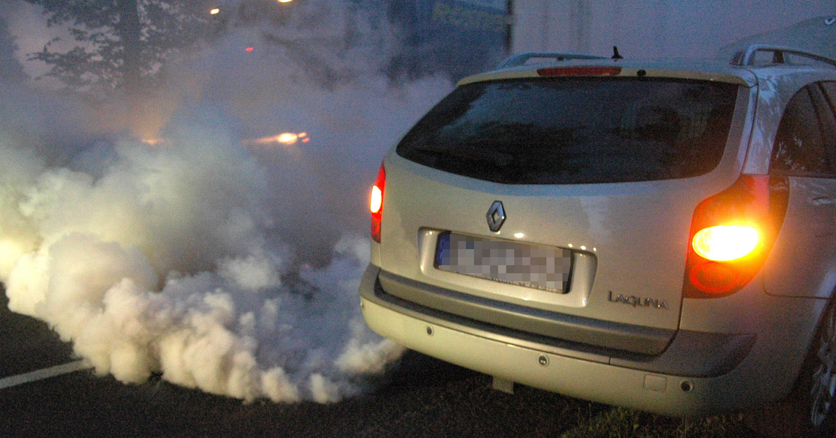 Poznaj auto po spalinach Zobacz, co oznacza kolor dymu?