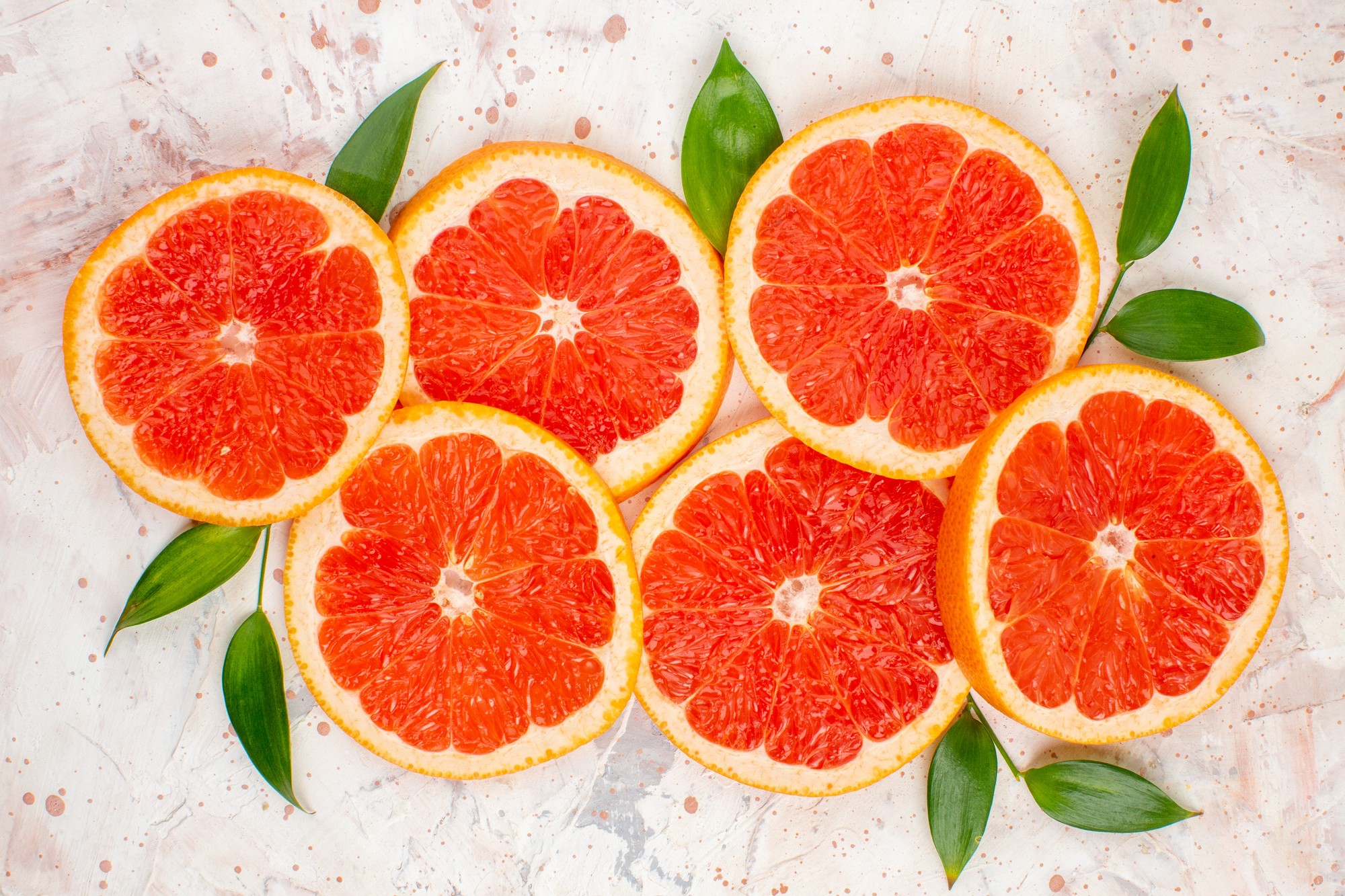 Grapefruit môže byť dobrým doplnkom jedálnička, ak chcete podporiť hydratáciu pokožky.