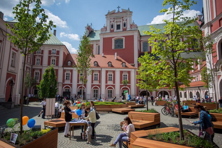 Piknik urbanistyczny na dziedzińcu UMP