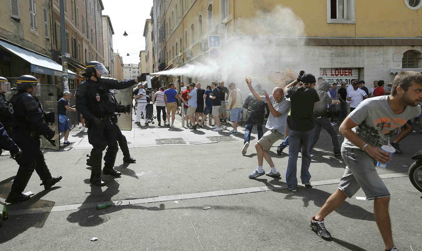 Rosyjski polityk: Kibice bronili honoru kraju. Takie bójki są normalne