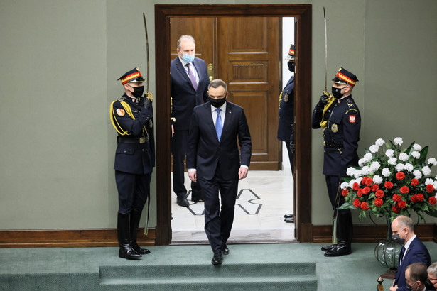 Prezydent RP Andrzej Duda podczas uroczystego zgromadzenia posłów i senatorów na sali plenarnej Sejmu