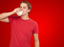 Mleko szkodzi na płodność? Nowe doniesienia